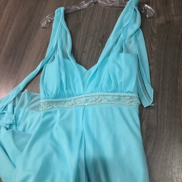 Graduation dress - Picture 3 of 10